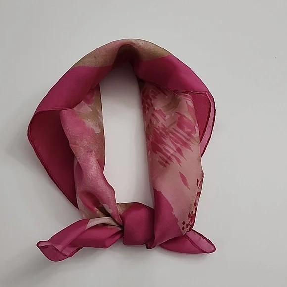 Pink Tan White Cream Countryside Print 100% Polyester Scarf - Picture 2 of 7